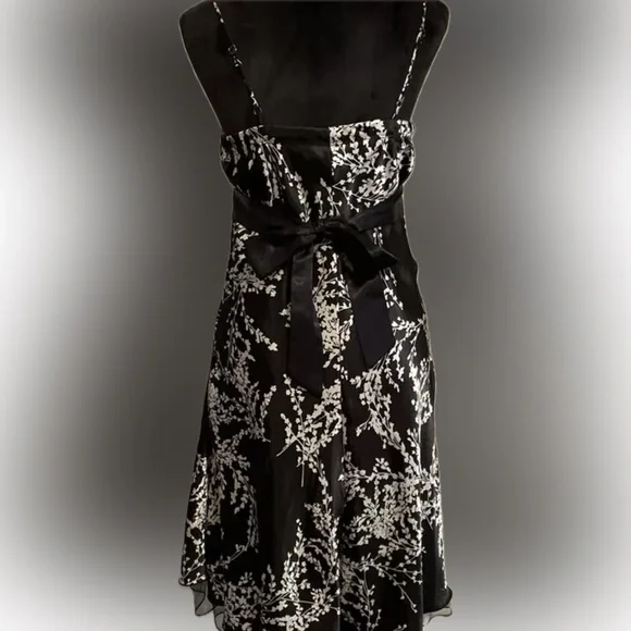 Speechless | Tulle Lined Black & White Floral Adjustable Straps Dress Size 9 - Picture 7 of 12